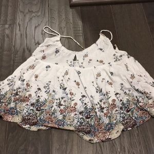 Loose tank with key hole